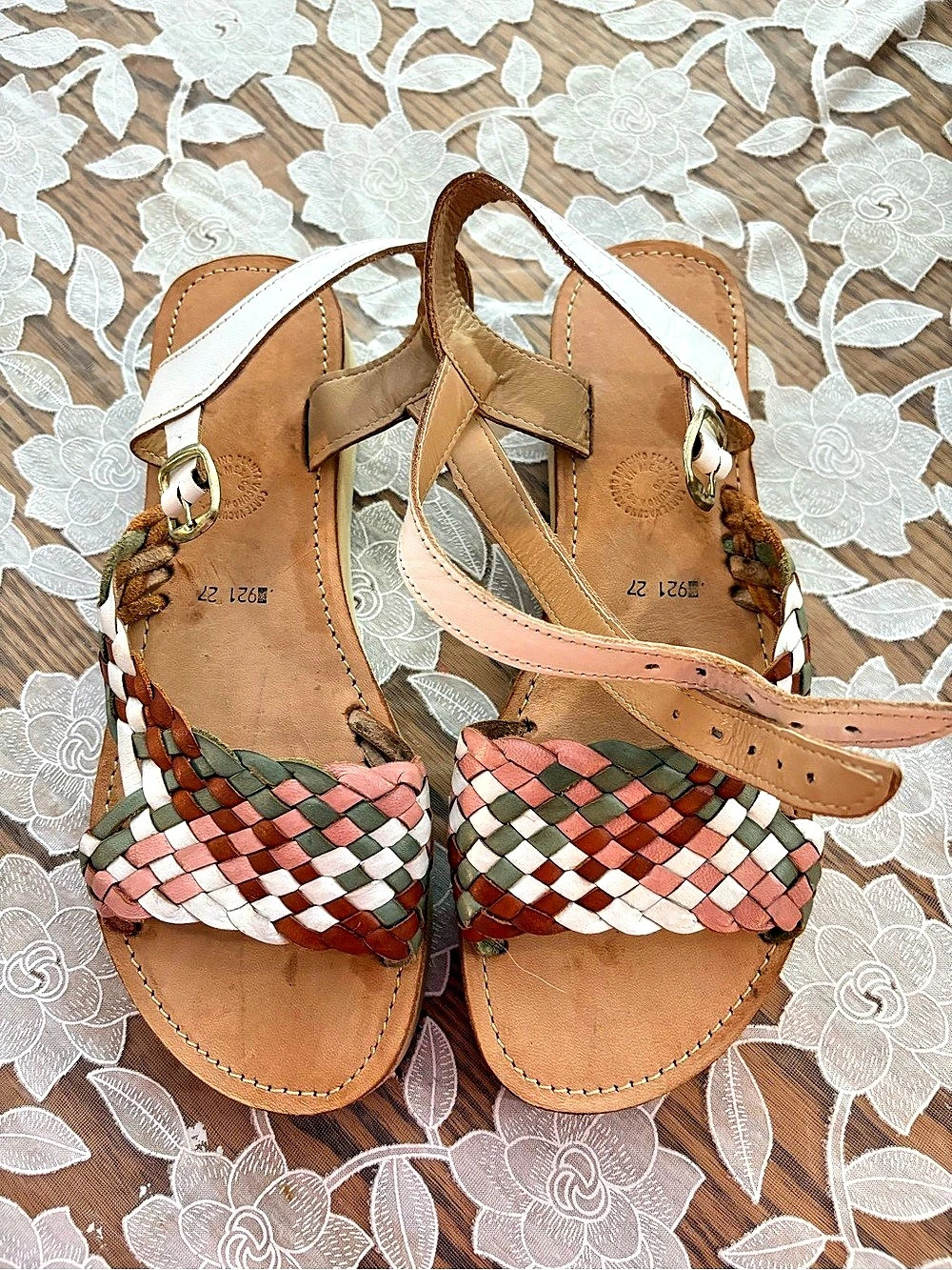 The Frye Company Woven Leather Sandals US 7